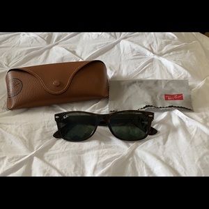 New Ray-Ban Wayfarers 902 green lenses